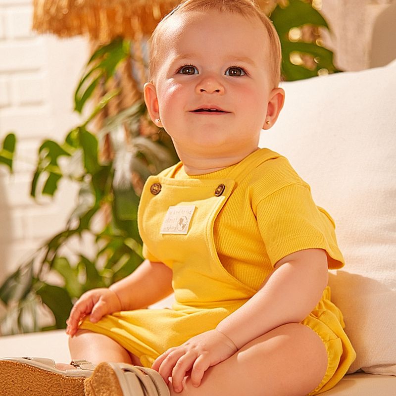 44454-140754-E-macacoes-jardineira-com-camiseta-em-algodao-sustentavel-amarelo-nature-up-baby-no-bebefacil